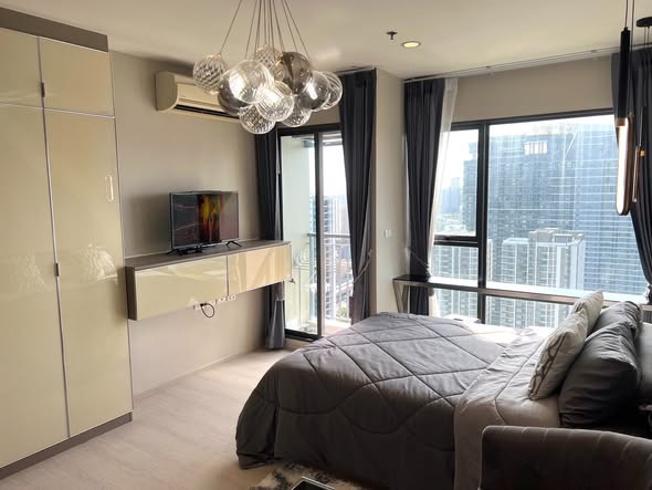 bedroom and room interior of Rhythm Asoke