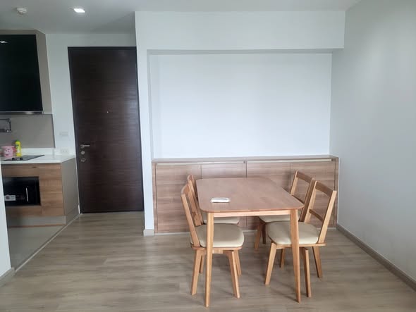 room interior of RHYTHM Phahon-Ari