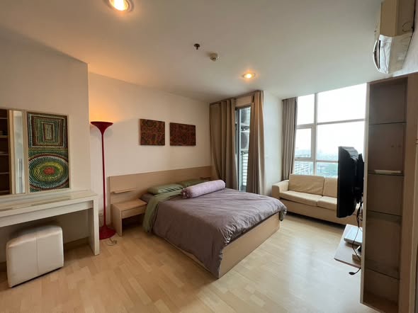 bedroom and room interior of RHYTHM Ratchada