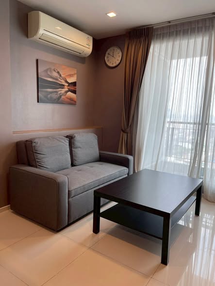 living room and bedroom of RHYTHM Ratchada-Huaykwang