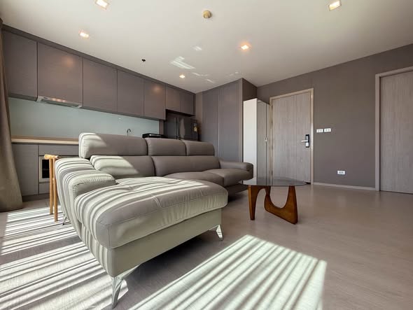 living room and bedroom of Rhythm Sukhumvit 36-38