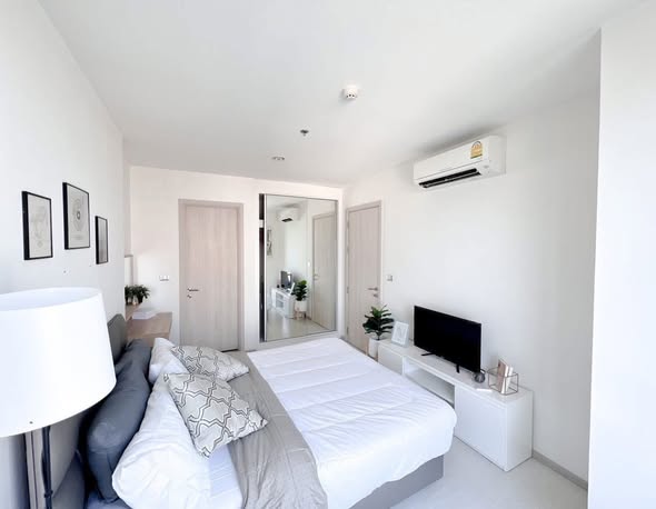 bedroom of Rhythm Sukhumvit 42