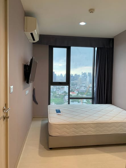 bedroom of Rhythm Sukhumvit 42