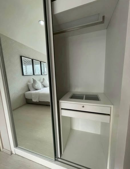 bedroom and room interior of Rhythm Sukhumvit 42