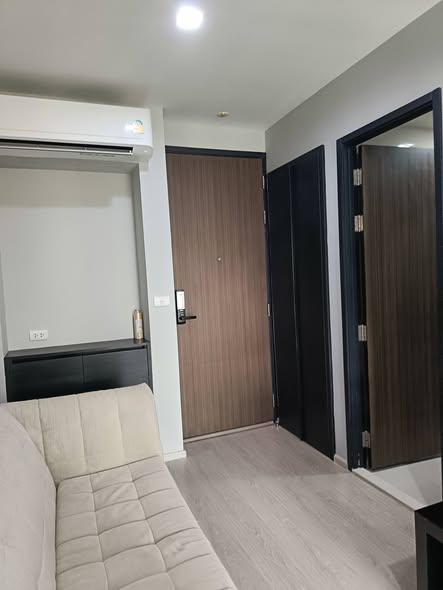 bedroom and room interior of RHYTHM Sukhumvit 44/1