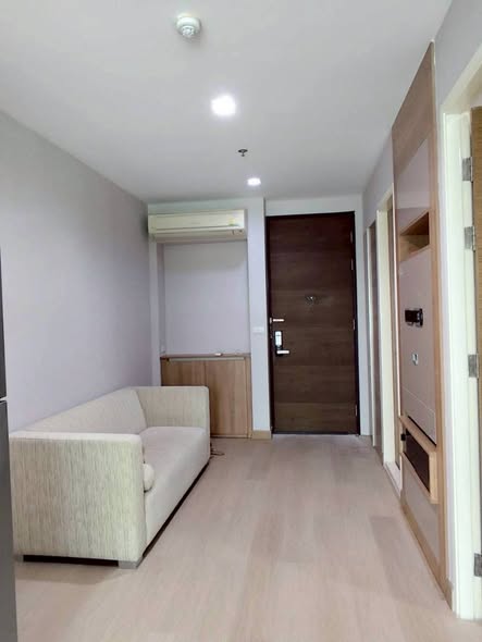bedroom and room interior of Rhythm Sukhumvit 50