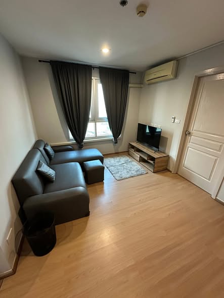bedroom and living room of Rich Park Chao Phraya