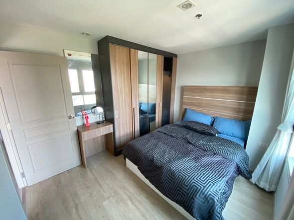 bedroom and room interior of Rich Park Chao Phraya