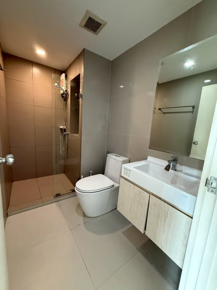 bathroom of Rich Park Triple Station