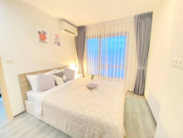bedroom of Rich Park Triple Station
