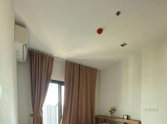 bedroom of Rich Park Triple Station