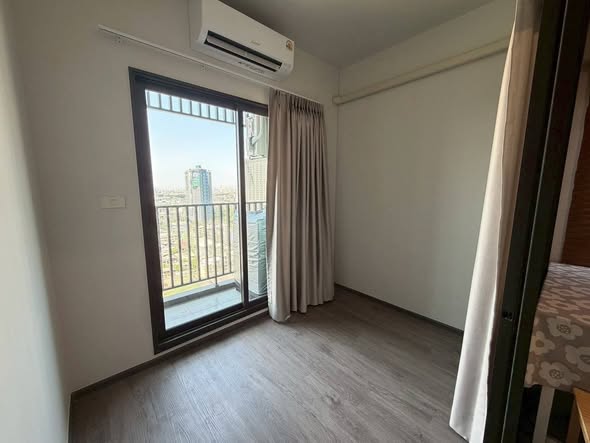 bedroom and room interior of Rich Point @BTS Wutthakat