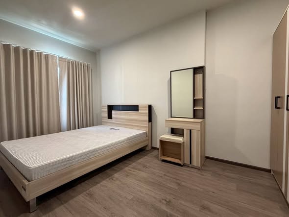 bedroom and room interior of Rich Point @BTS Wutthakat