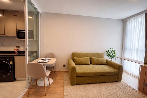 living room and bedroom of Richmond Hills Residence Thonglor 25