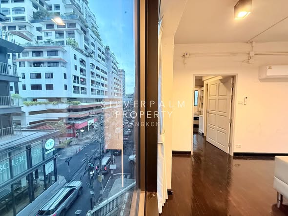 room interior of Richmond Hills Residence Thonglor 25