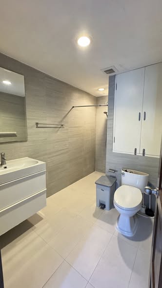 bathroom of Richmond Palace Condominium