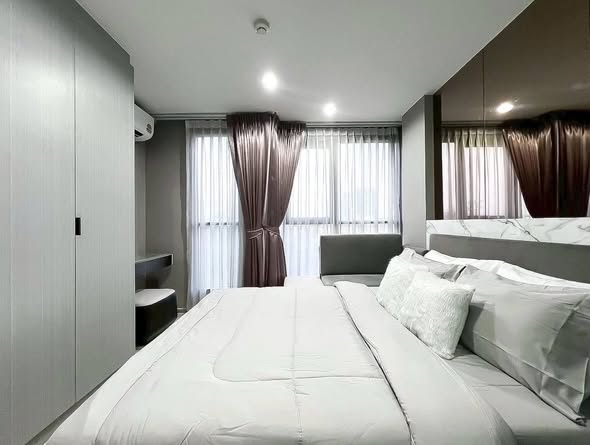 bedroom of Rise Rama 9