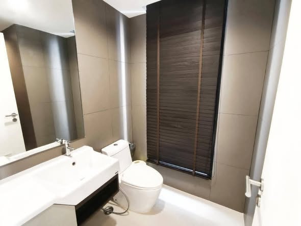 room interior and bathroom of วิสซ์ดอม เดอะ ฟอเรสเทียส์