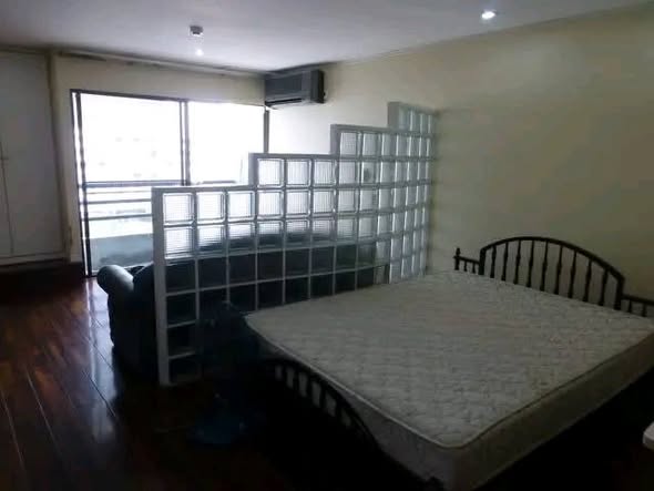 bedroom of Royal Park
