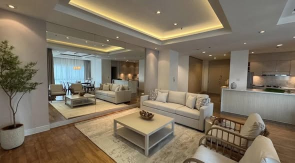 living room of Royal Residence Park