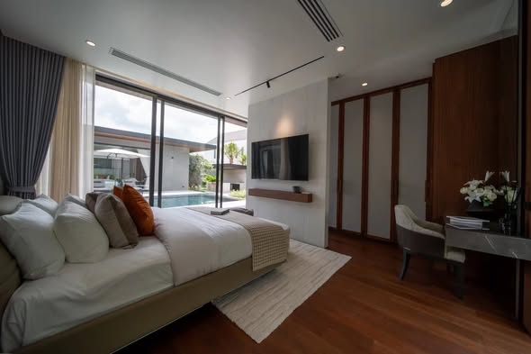 bedroom and room interior of Royal Riverside Villa