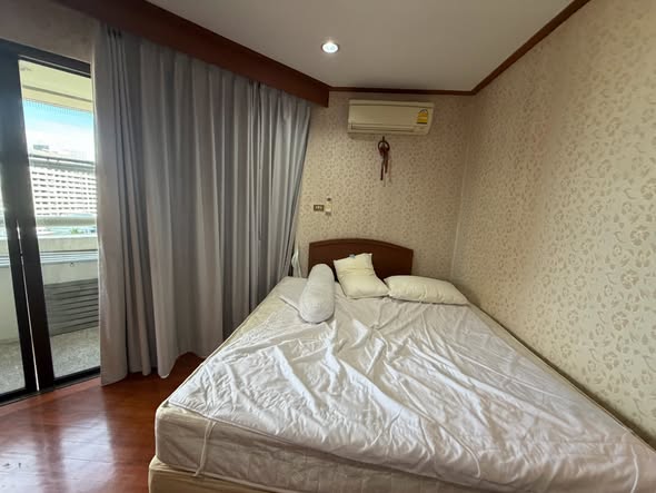 bedroom of Royce Private Residences