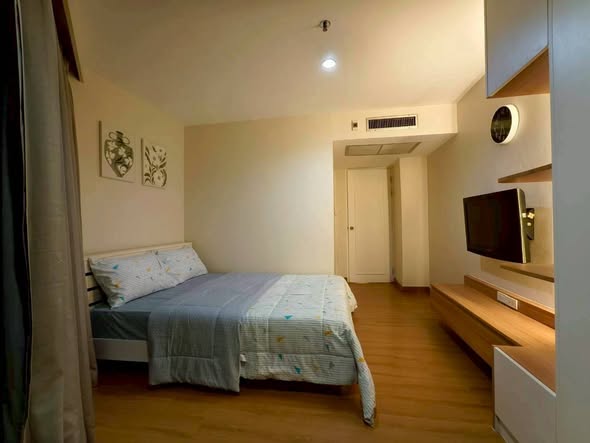 bedroom of Royce Private Residences