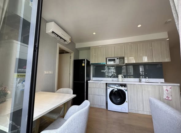 Runesu Thonglor 5 (รูเนะสุ ทองหล่อ 5)