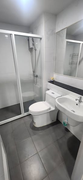 bathroom of Rye Condo Huamak
