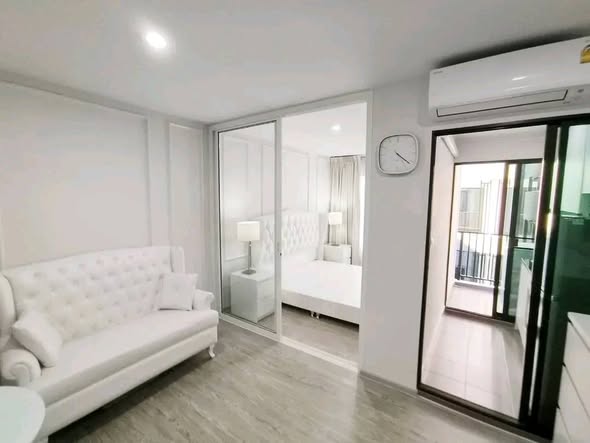 bedroom and room interior of Rye Condo Huamak