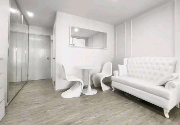 living room of Rye Condo Huamak
