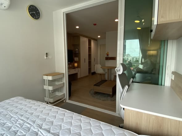 bedroom of RYE Talat Phlu