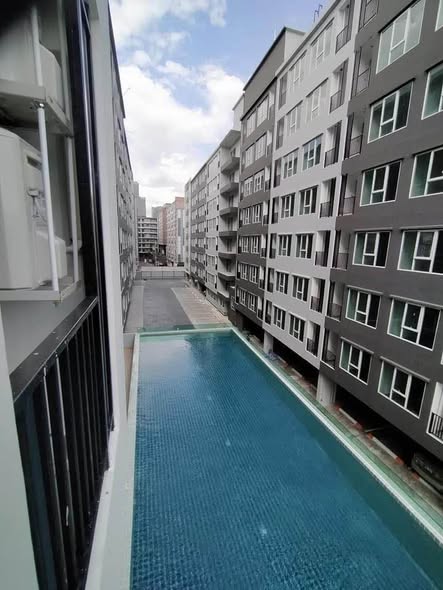 pool of RYE Talat Phlu
