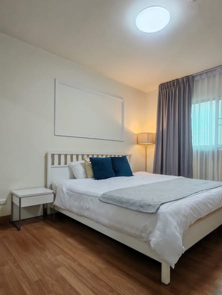 bedroom of S&S Sukhumvit Condominium