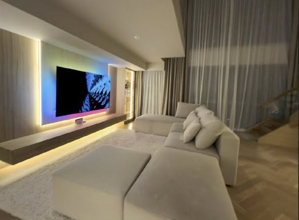 bedroom and living room of S47 Sukhumvit