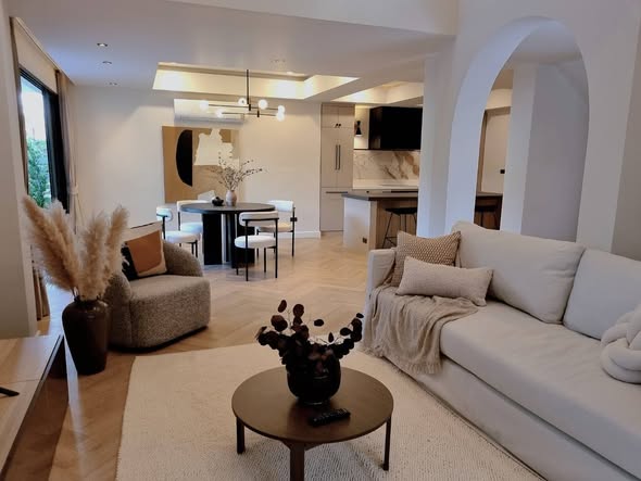 living room of Sakaya 146 Ekamai