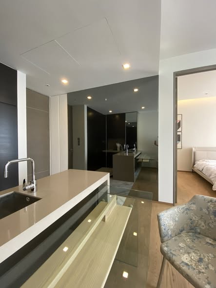 bedroom and bathroom of SALADAENG One