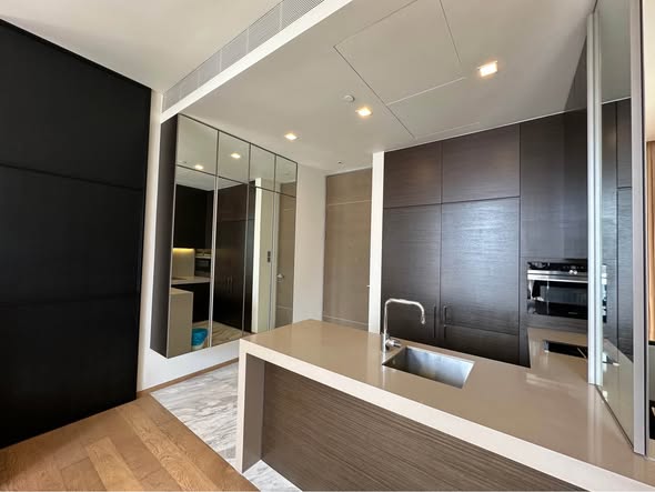 room interior and kitchen of SALADAENG One
