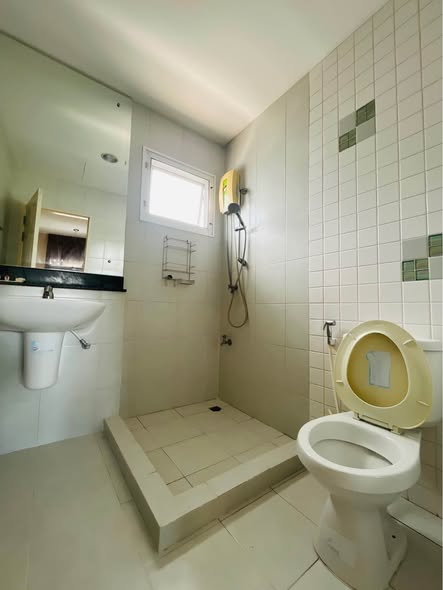 bathroom of Saransiri Ratchaphruek-Chaengwattana