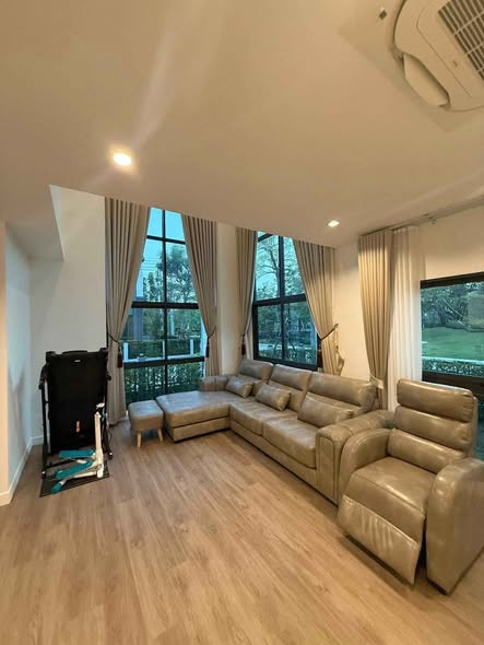 living room and room interior of Saransiri Srivaree 2