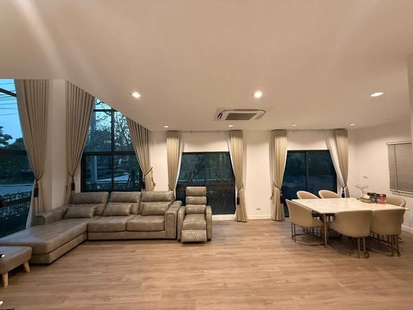 living room and room interior of Saransiri Srivaree 2