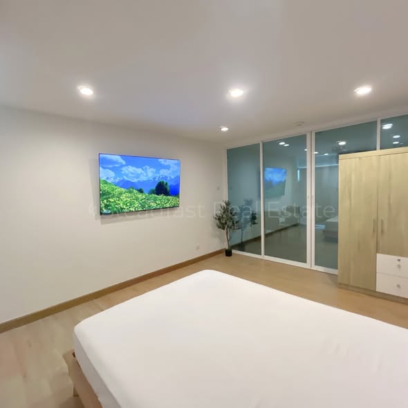 bedroom and room interior of Sarin Place