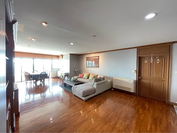 living room of Sathorn Gardens
