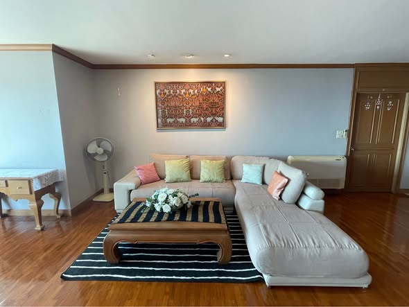 living room of Sathorn Gardens