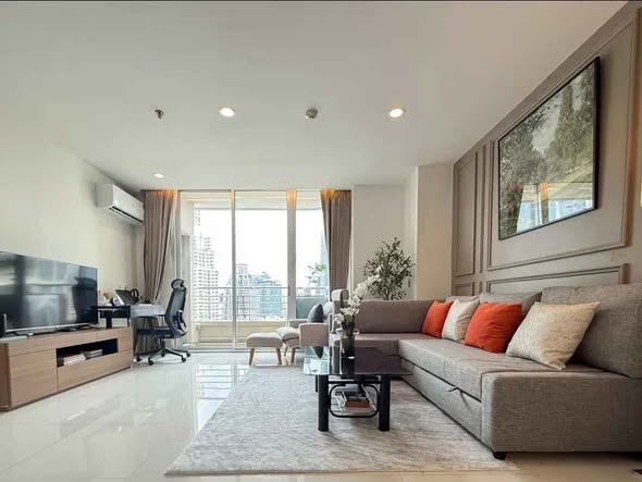 living room and bedroom of Sathorn Prime Residence