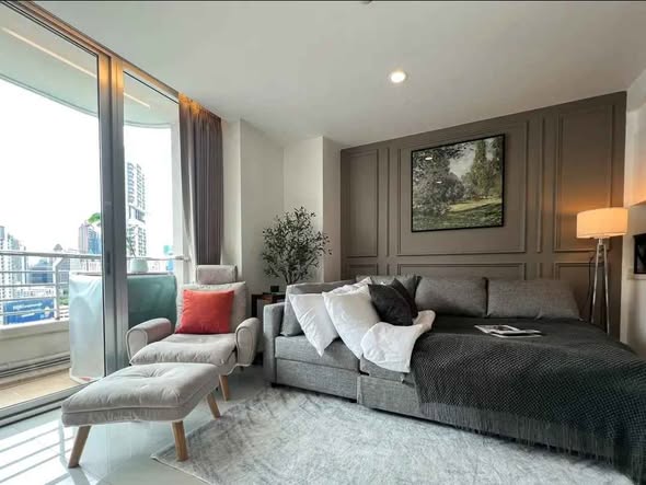 living room and bedroom of Sathorn Prime Residence