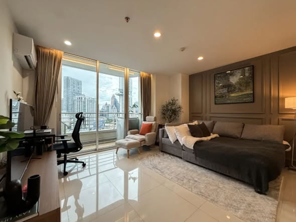 living room and bedroom of Sathorn Prime Residence