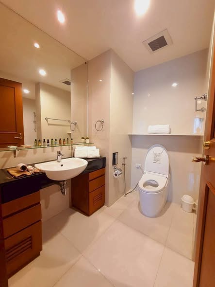 bathroom of SCHLOSS at THONGLOR