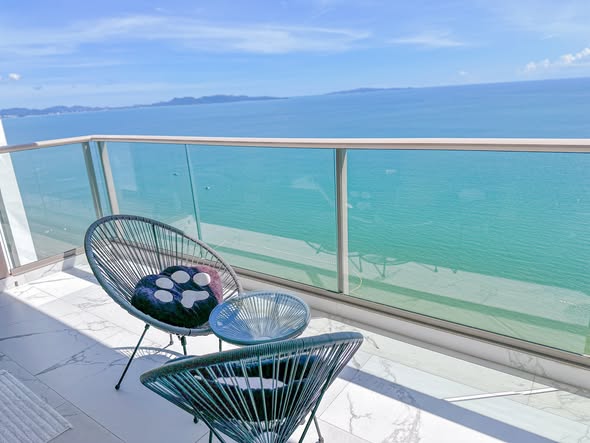 Sea View Beachfront Condos Pattaya Jomtien Beach