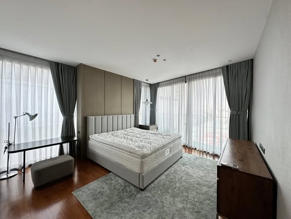 bedroom of Serene 57 Residence